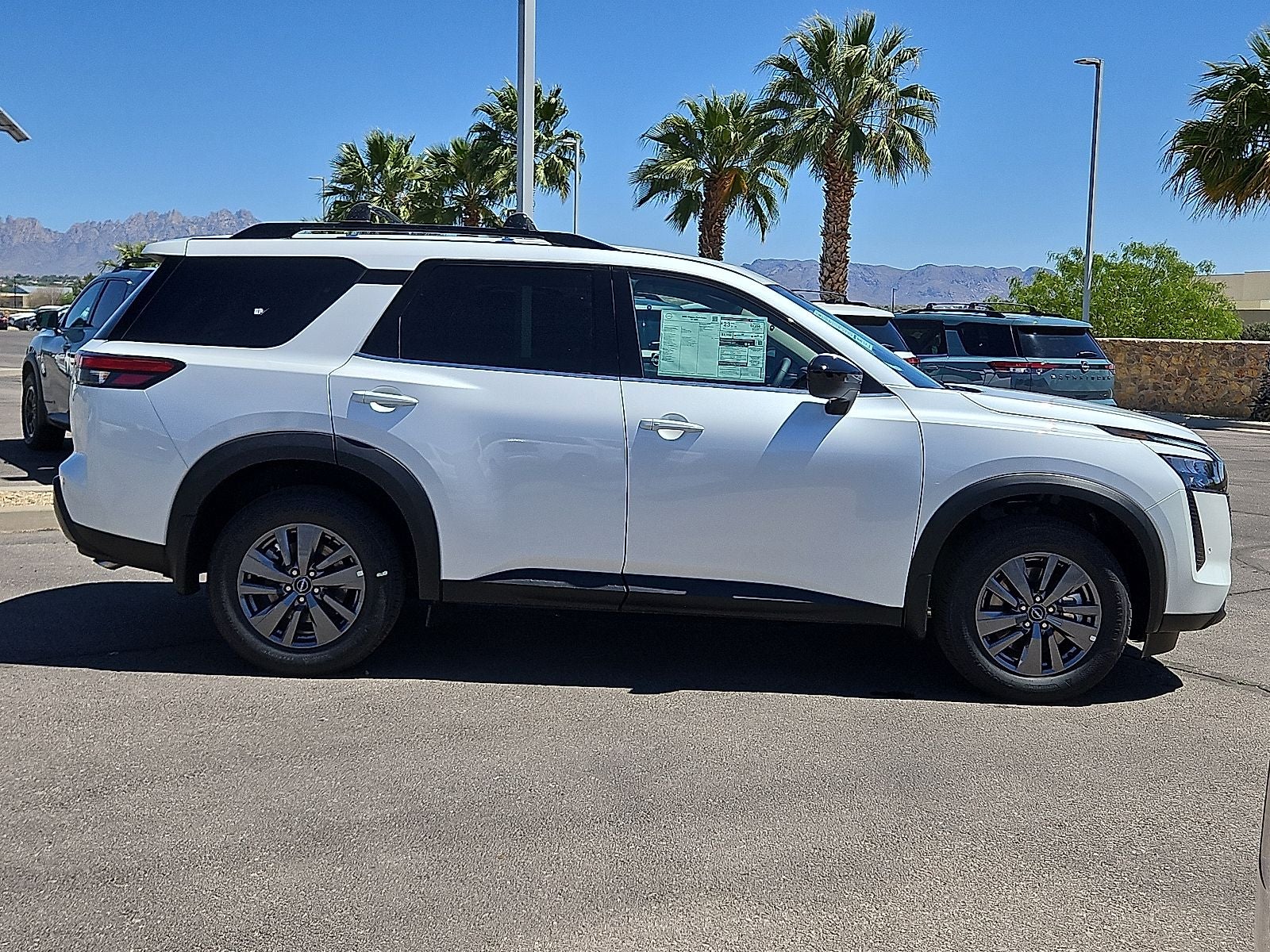 2026 Nissan Pathfinder SV