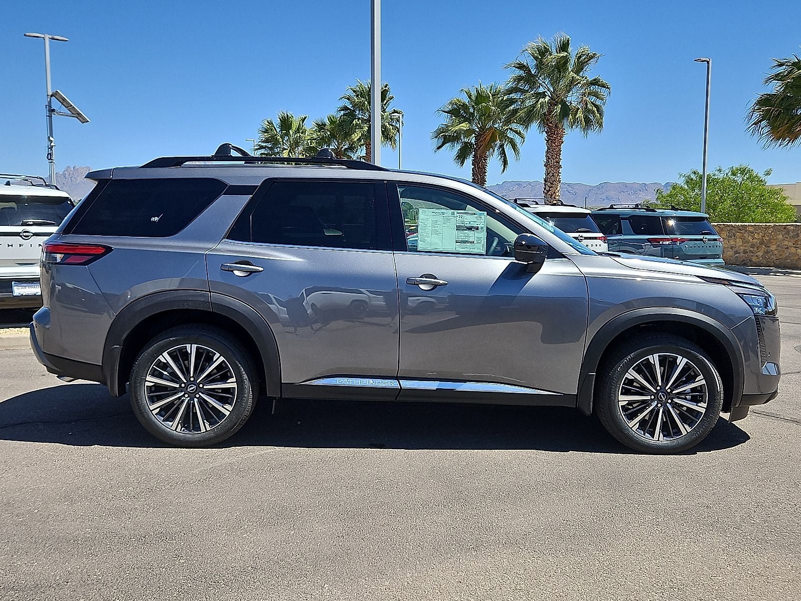 2026 Nissan Pathfinder Platinum