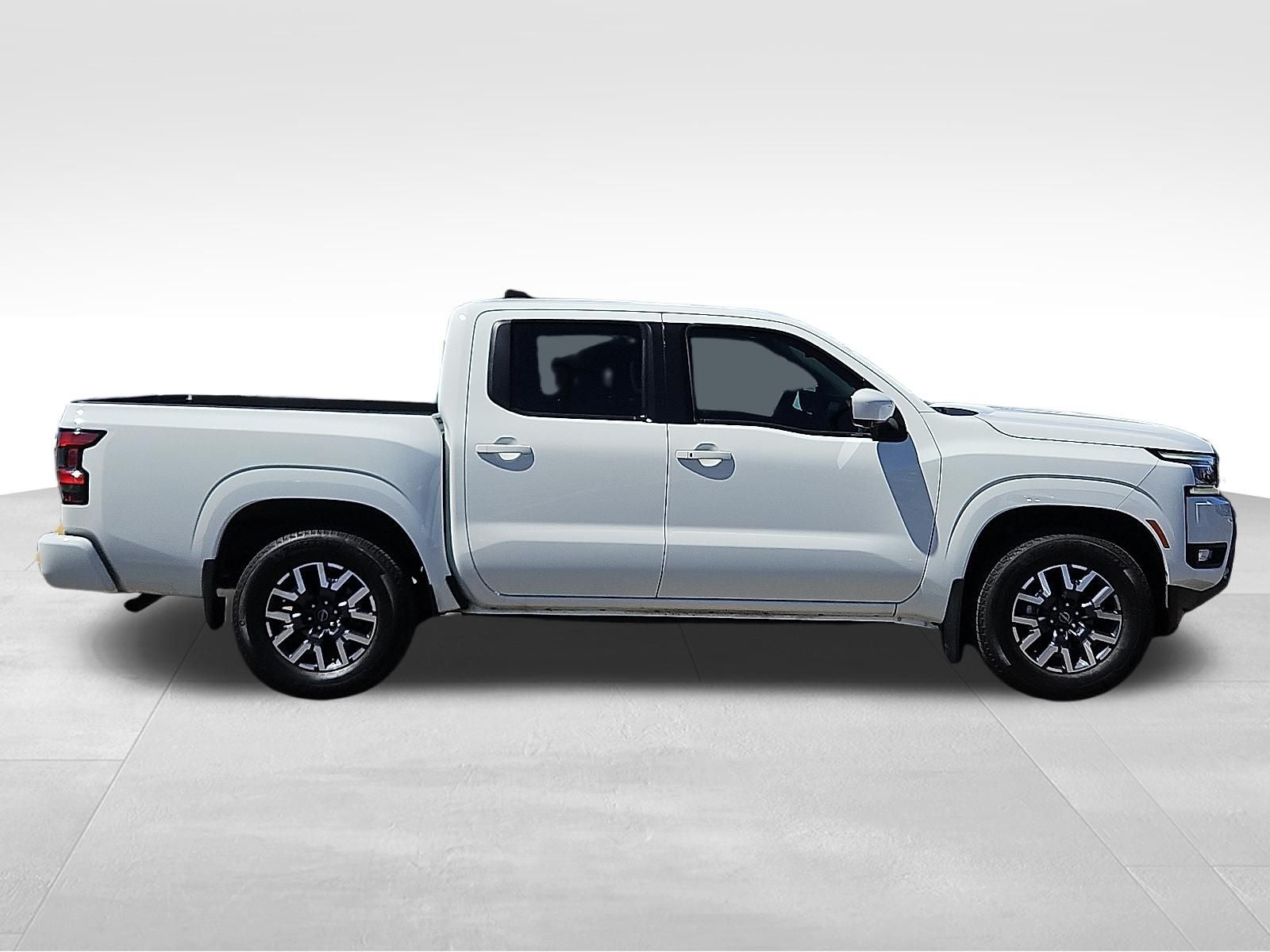 2025 Nissan Frontier SL