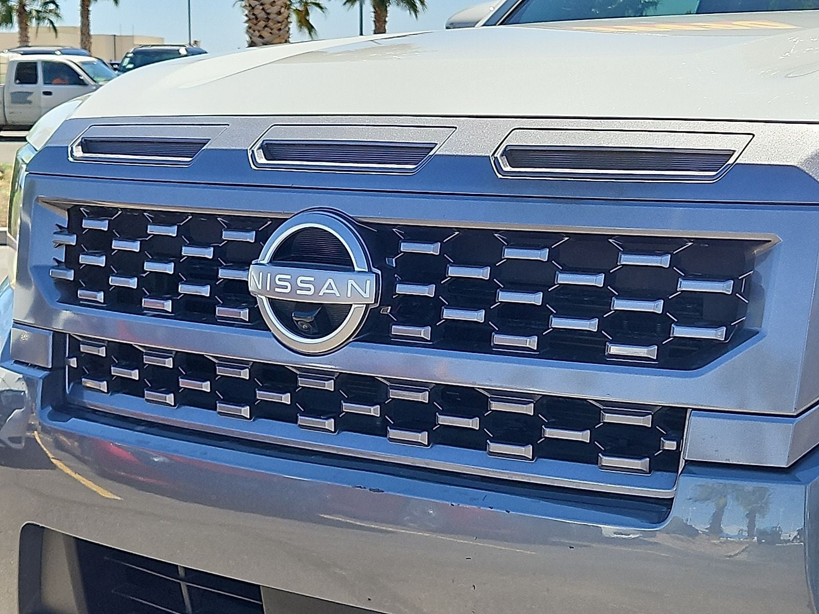 2025 Nissan Frontier SL