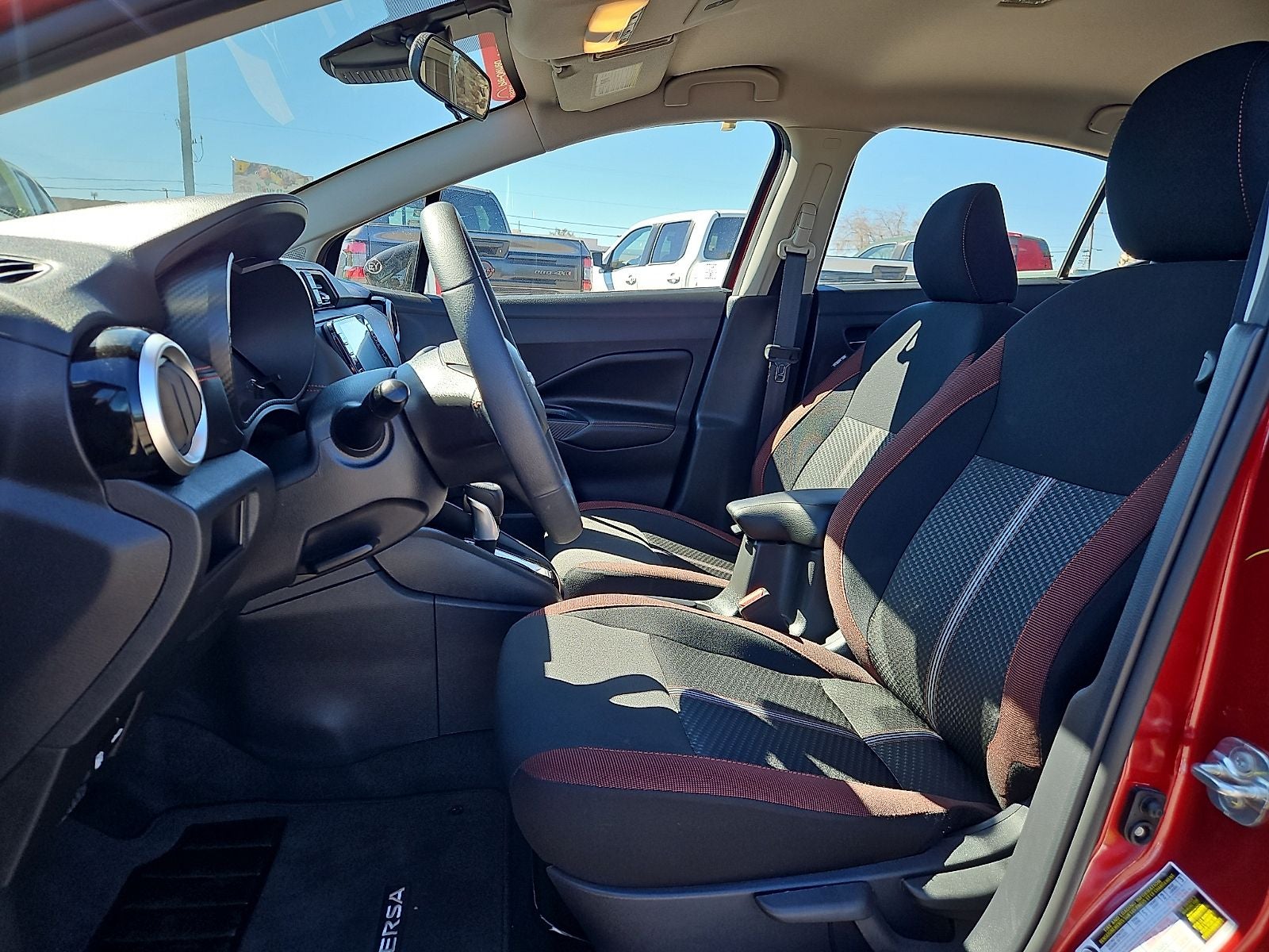 2025 Nissan Versa 1.6 SR