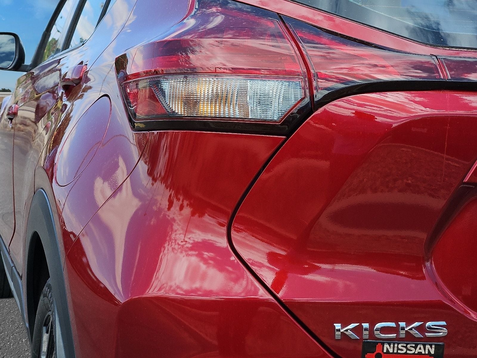2024 Nissan Kicks SR