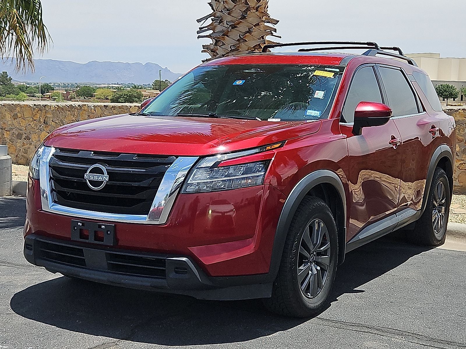 2022 Nissan Pathfinder SV